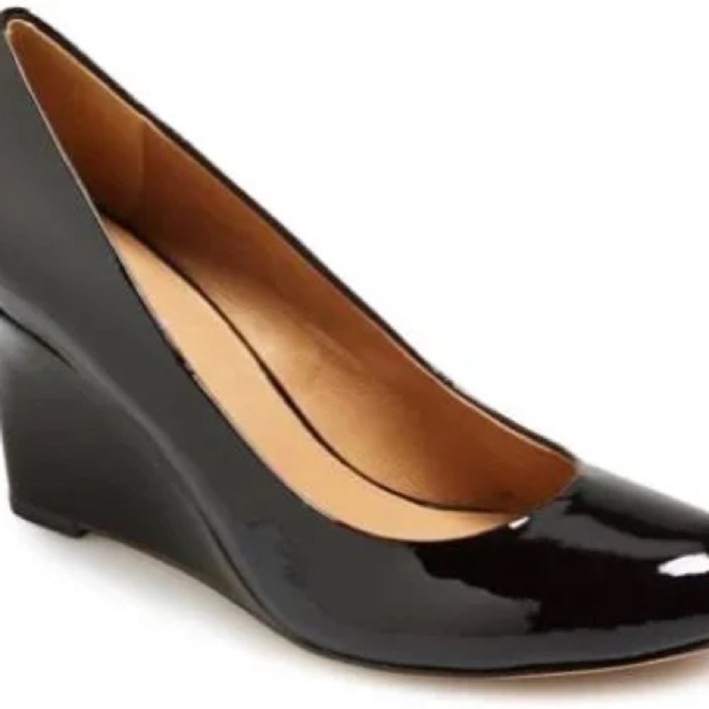 Elegant Black Wedge Pumps